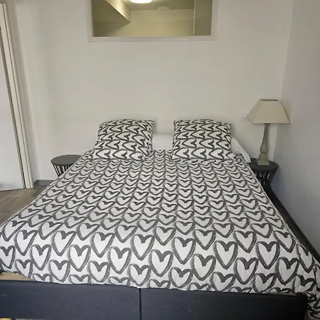Centre Apartment *